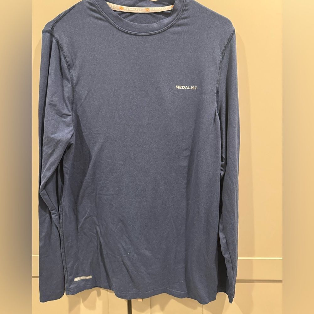 Medalist long sleeve shirt. Size medium.